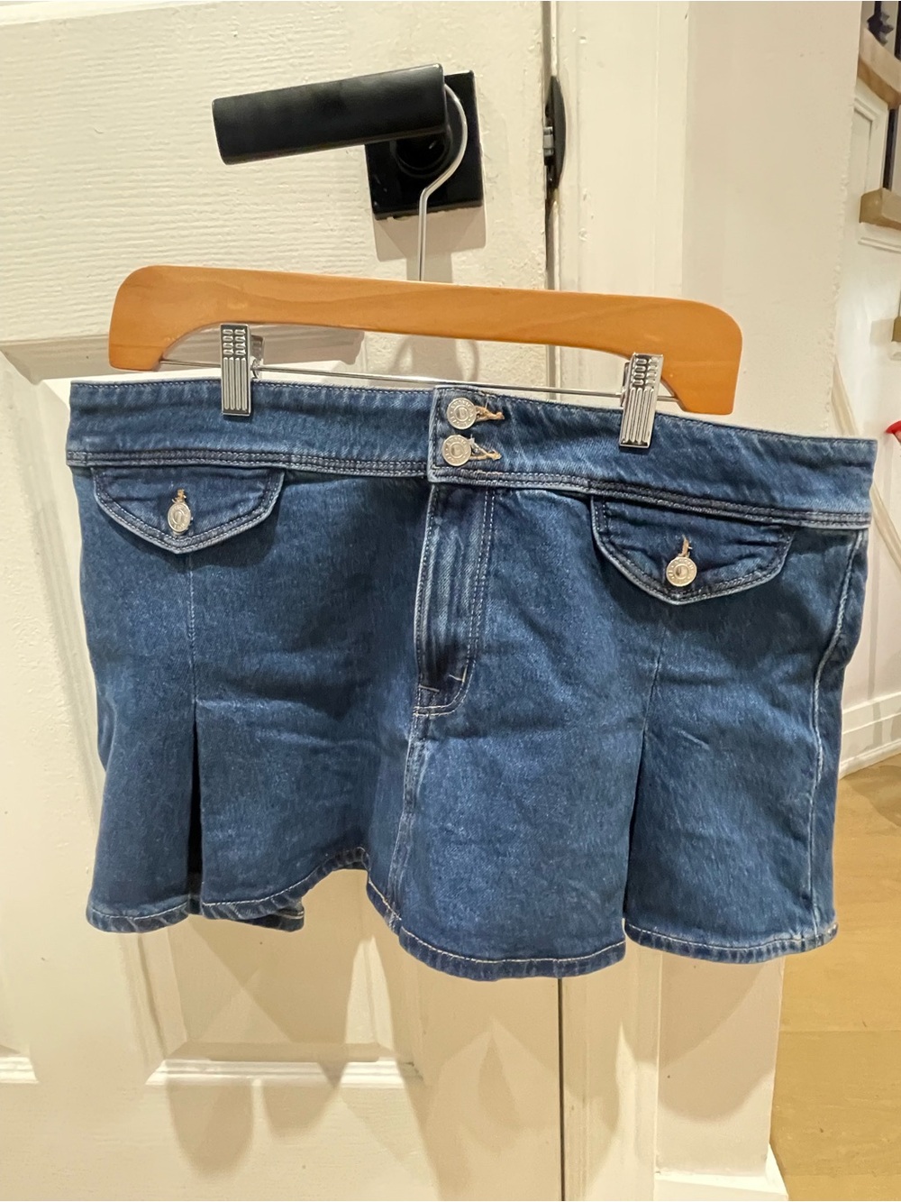 American Eagle Outfitters Dark Blue Denim Mini Skirt-Style